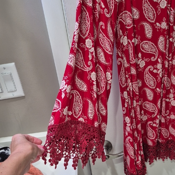 Catch Me Red and White Paisley Blouse - Picture 2 of 5